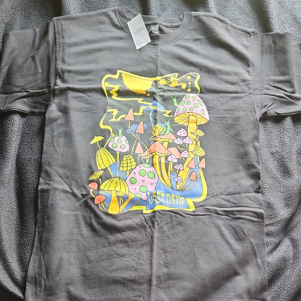 Gray Graphic T-Shirt with Colorful Mushroom Design